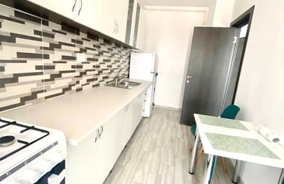 Alquiler de un acogedor apartamento de 1 habitación con cocina independiente y balcón, Chiajna, Bucarest, Rumanía
